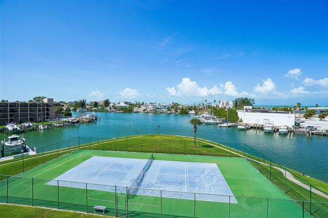 1 KEY CAPRI 406W, St Petersburg, FL 33706
