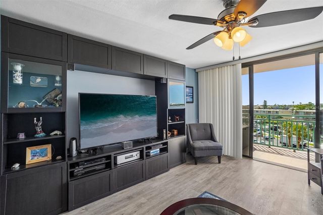 1 KEY CAPRI 406W, St Petersburg, FL 33706