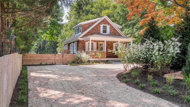 149 Accabonac Road, East Hampton, NY 11937