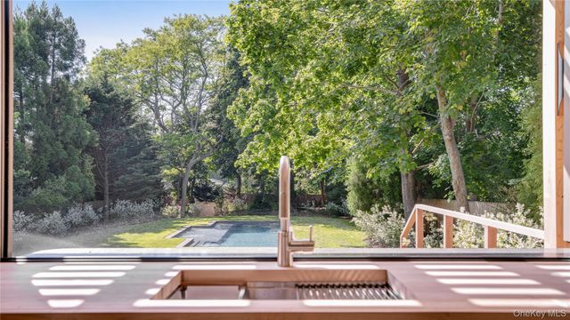 149 Accabonac Road, East Hampton, NY 11937