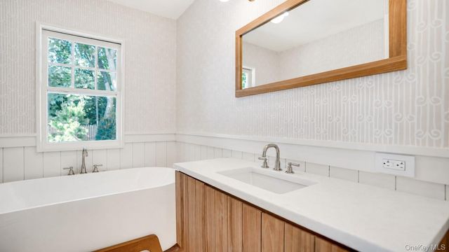 149 Accabonac Road, East Hampton, NY 11937
