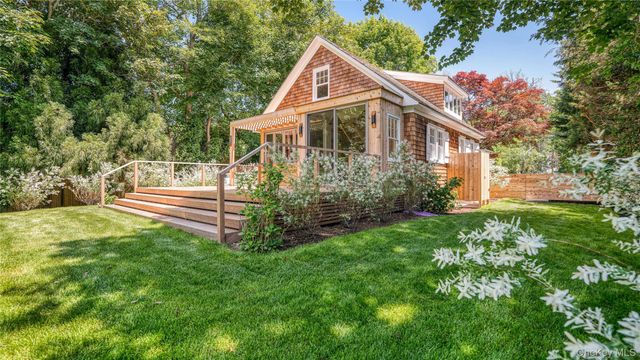 149 Accabonac Road, East Hampton, NY 11937