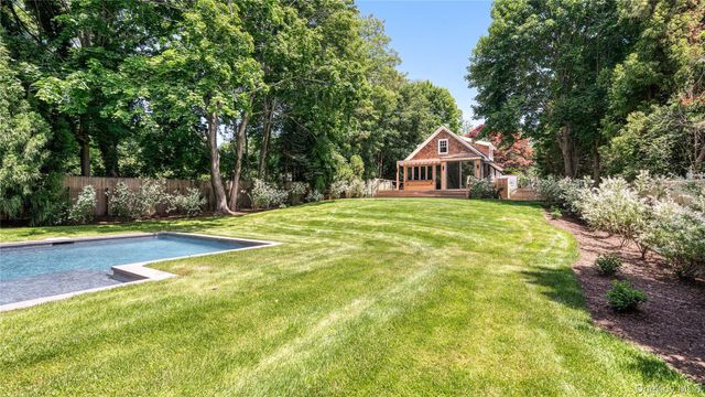 149 Accabonac Road, East Hampton, NY 11937
