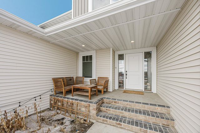 16859 Orchard Boulevard W, Harwood, ND 58042