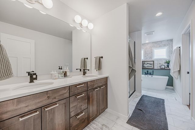 16859 Orchard Boulevard W, Harwood, ND 58042