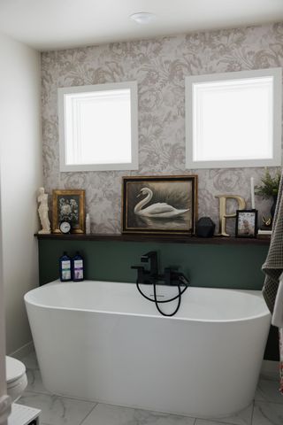 16859 Orchard Boulevard W, Harwood, ND 58042