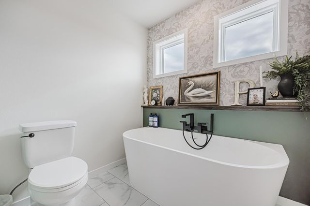 16859 Orchard Boulevard W, Harwood, ND 58042