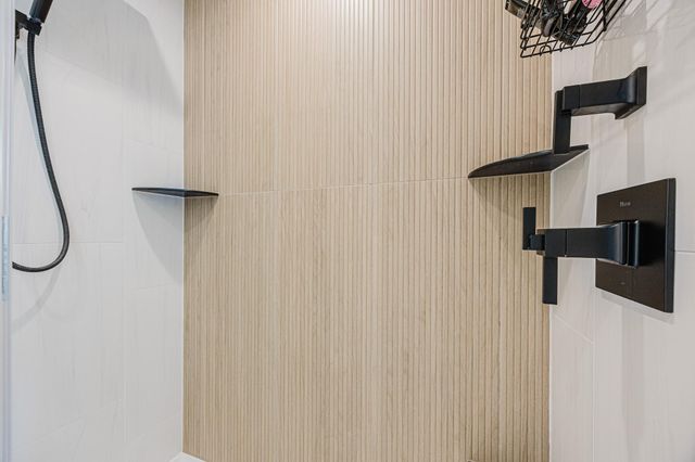 16859 Orchard Boulevard W, Harwood, ND 58042