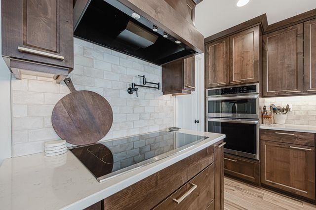 16859 Orchard Boulevard W, Harwood, ND 58042