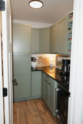 16859 Orchard Boulevard W, Harwood, ND 58042