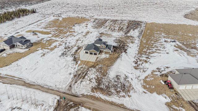 16859 Orchard Boulevard W, Harwood, ND 58042