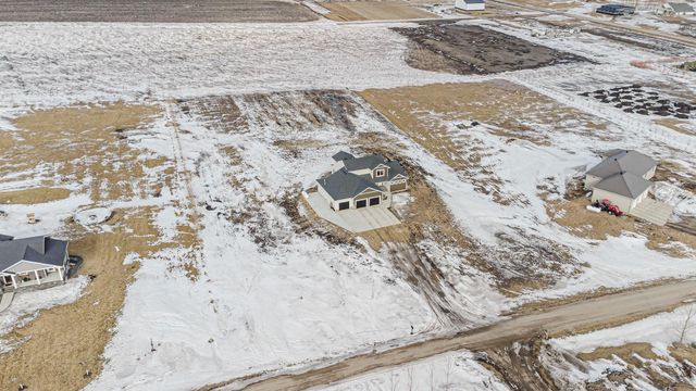 16859 Orchard Boulevard W, Harwood, ND 58042