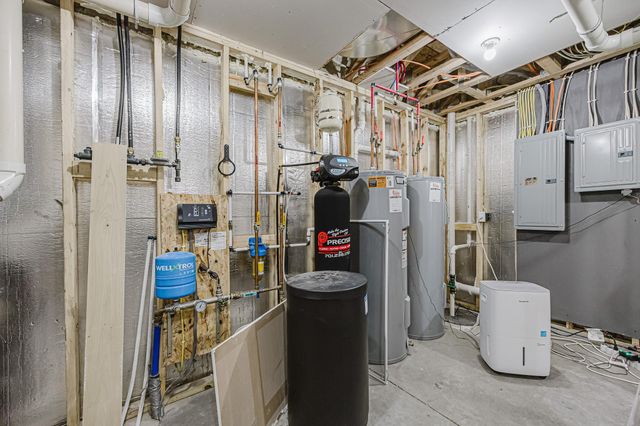 16859 Orchard Boulevard W, Harwood, ND 58042