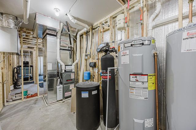 16859 Orchard Boulevard W, Harwood, ND 58042