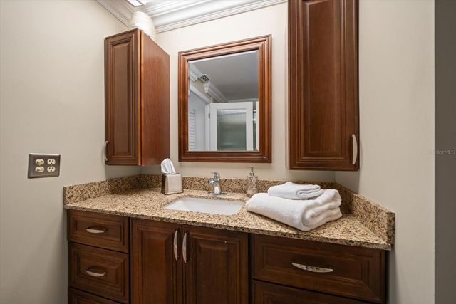 4 BELLEVIEW BOULEVARD 106, Belleair, FL 33756