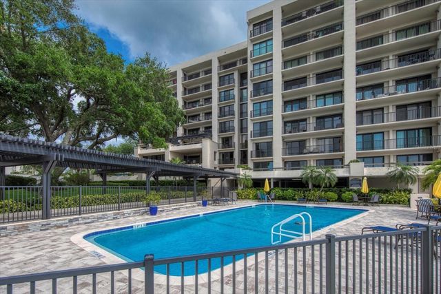 4 BELLEVIEW BOULEVARD 106, Belleair, FL 33756