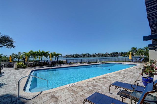 4 BELLEVIEW BOULEVARD 106, Belleair, FL 33756