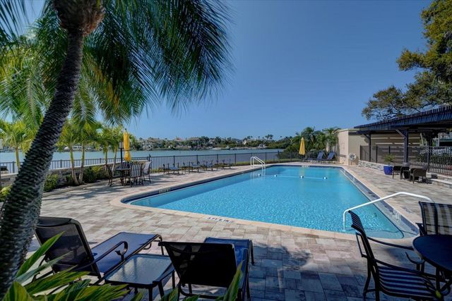 4 BELLEVIEW BOULEVARD 106, Belleair, FL 33756
