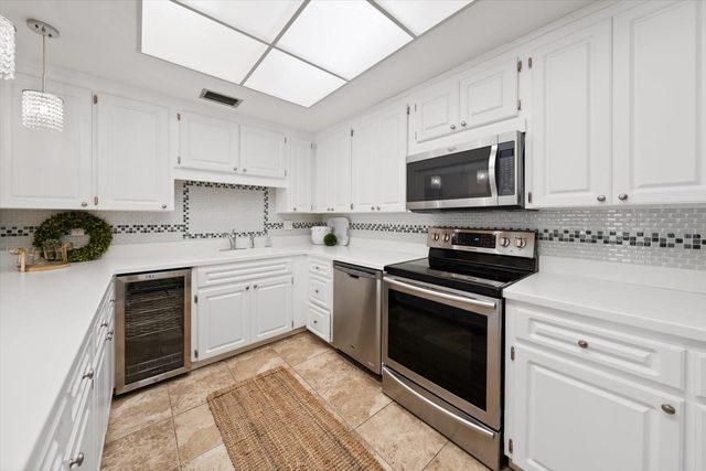 4 BELLEVIEW BOULEVARD 106, Belleair, FL 33756