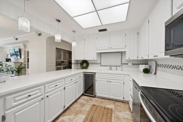 4 BELLEVIEW BOULEVARD 106, Belleair, FL 33756