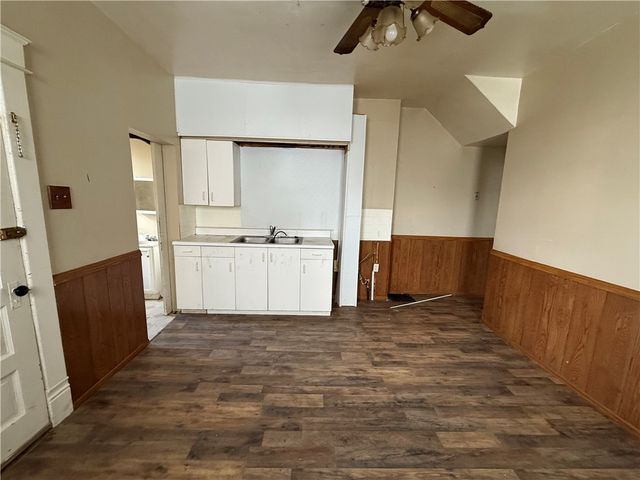 419 Bartram Ave, New Castle, PA 16101