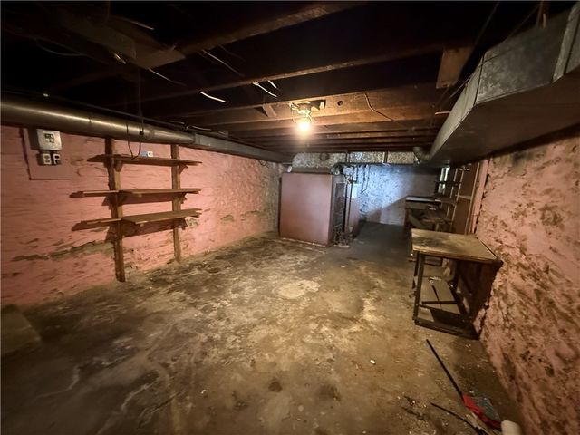 419 Bartram Ave, New Castle, PA 16101
