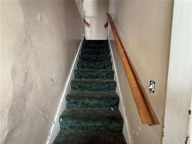 419 Bartram Ave, New Castle, PA 16101