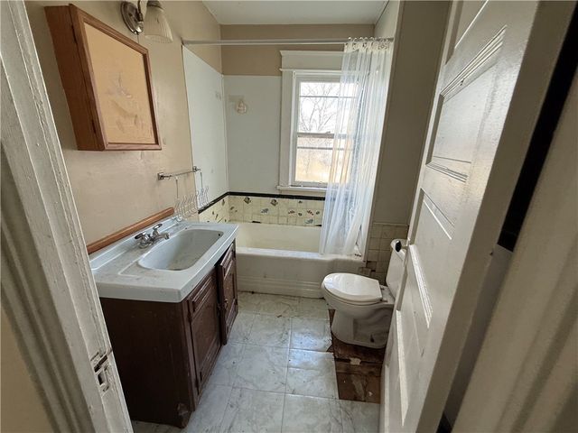 419 Bartram Ave, New Castle, PA 16101