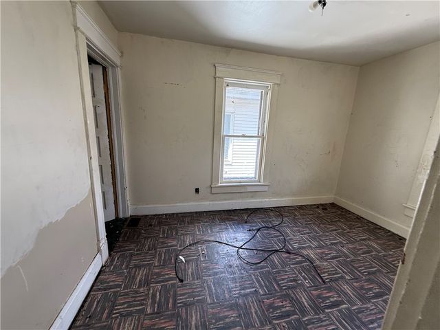 419 Bartram Ave, New Castle, PA 16101