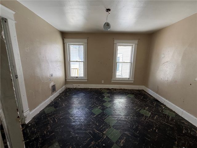 419 Bartram Ave, New Castle, PA 16101