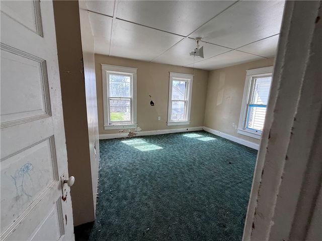 419 Bartram Ave, New Castle, PA 16101