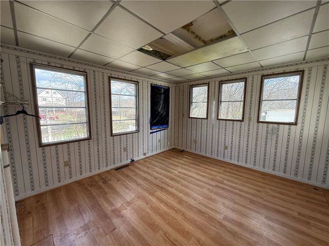 419 Bartram Ave, New Castle, PA 16101