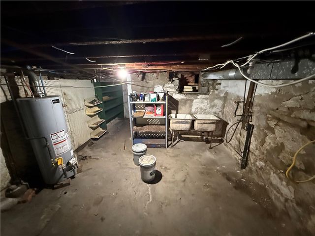 419 Bartram Ave, New Castle, PA 16101