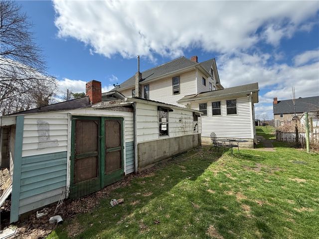 419 Bartram Ave, New Castle, PA 16101