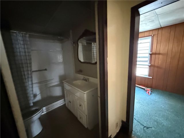 419 Bartram Ave, New Castle, PA 16101