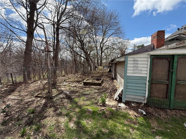 419 Bartram Ave, New Castle, PA 16101