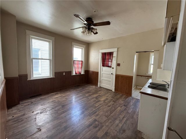 419 Bartram Ave, New Castle, PA 16101