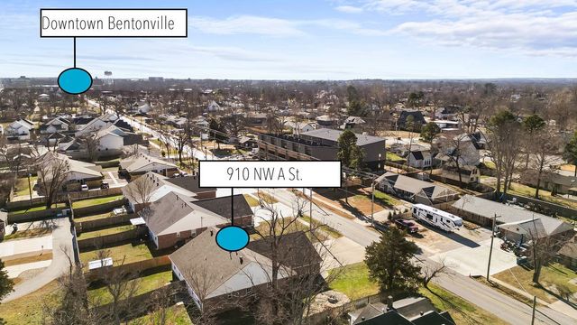 910 NW A Street, Bentonville, AR 72712