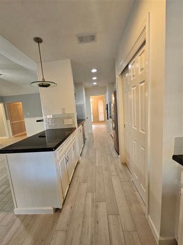 2502 Knoll Street, Houston, TX 77080