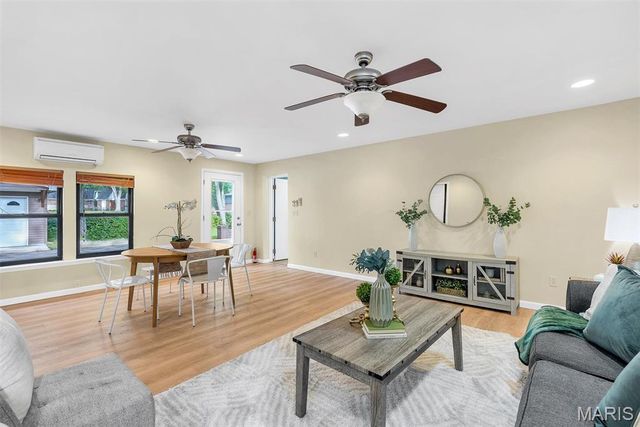 416 Tanglewood Drive, Ladue, MO 63124