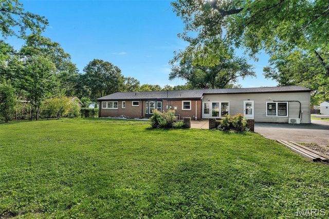 416 Tanglewood Drive, Ladue, MO 63124