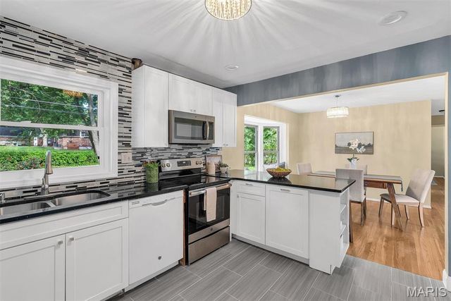 416 Tanglewood Drive, Ladue, MO 63124