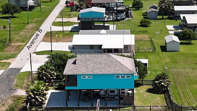 1970 Avenue B, Crystal Beach, TX 77650