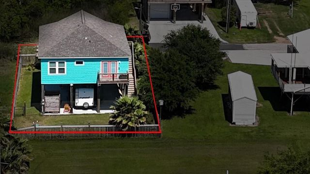 1970 Avenue B, Crystal Beach, TX 77650