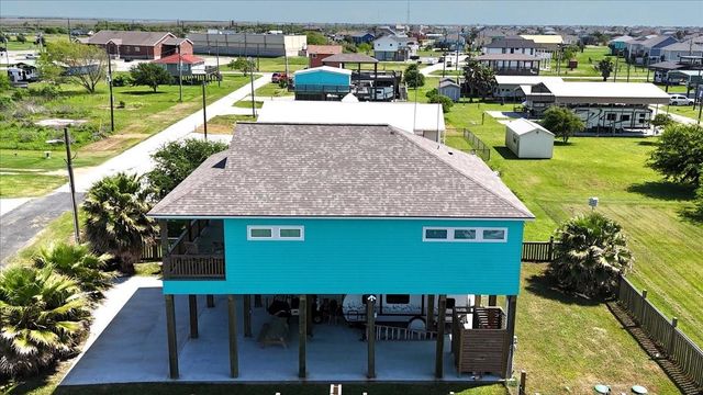 1970 Avenue B, Crystal Beach, TX 77650