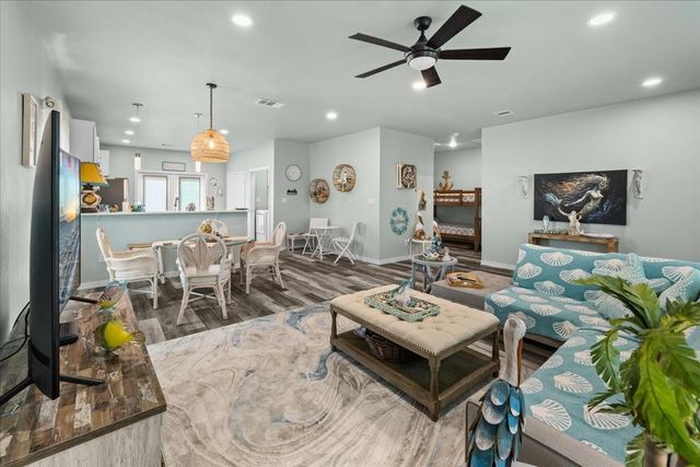 1970 Avenue B, Crystal Beach, TX 77650