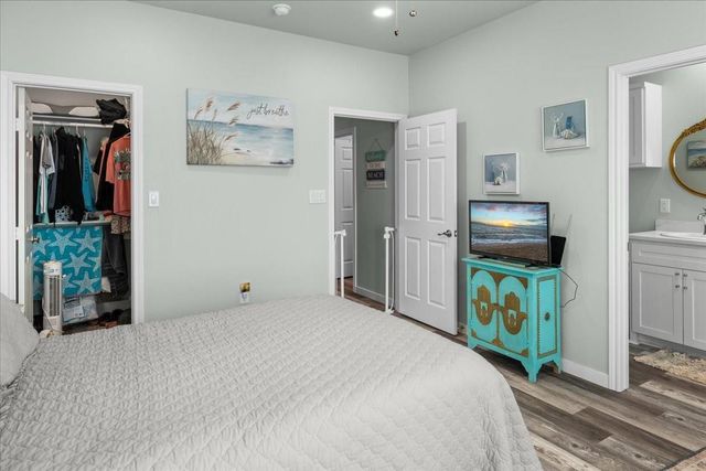 1970 Avenue B, Crystal Beach, TX 77650