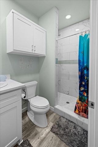 1970 Avenue B, Crystal Beach, TX 77650