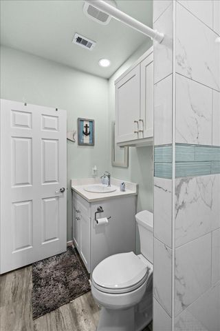 1970 Avenue B, Crystal Beach, TX 77650