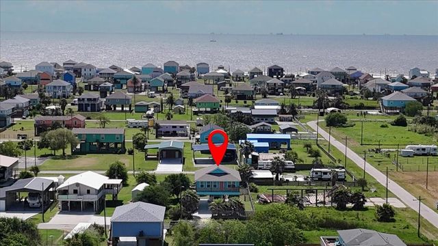 1970 Avenue B, Crystal Beach, TX 77650